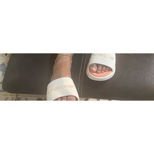 BABE SLIDES.SOLD SEPARATELY. 25$ EACH